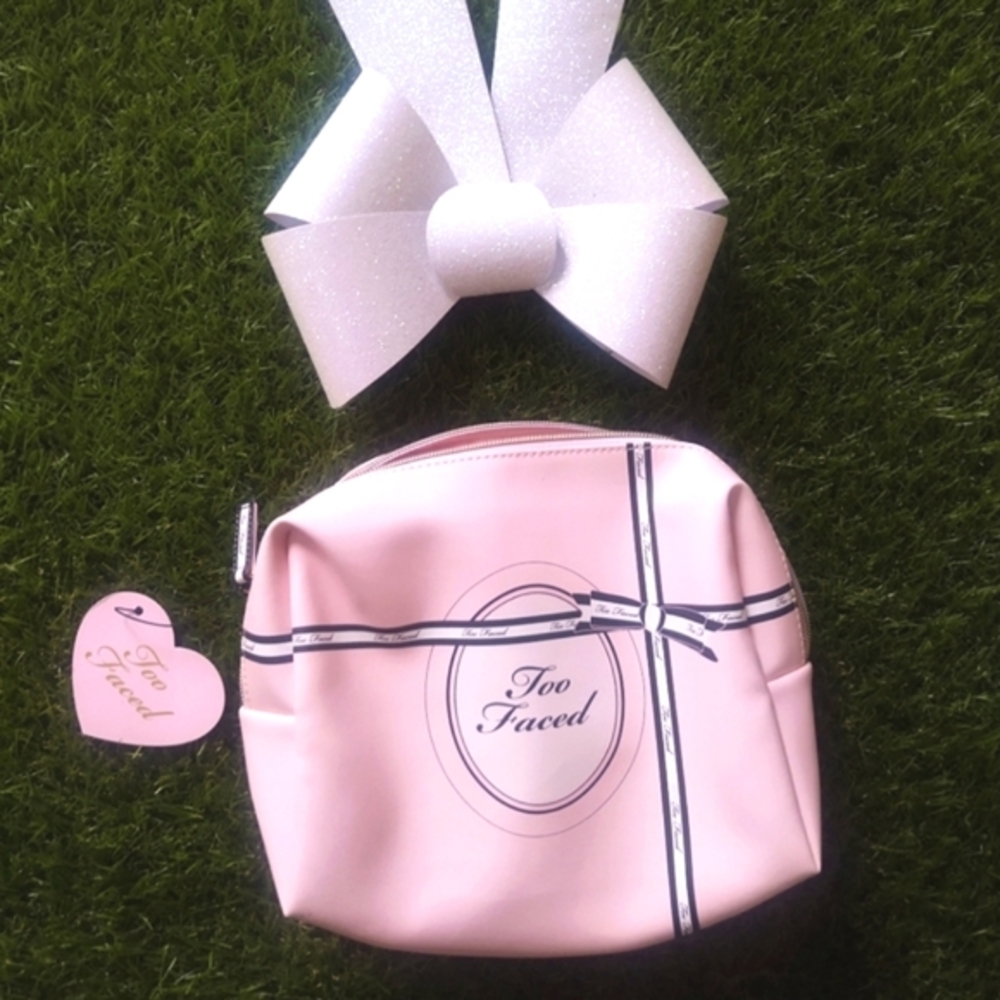 NWt Too Faced 🩷🖤 Zip-Around BaG~ Cosmetics & More